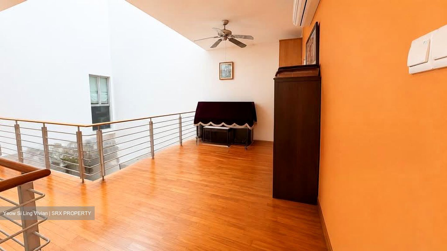 Chuan Loft (D19), Terrace #575940301